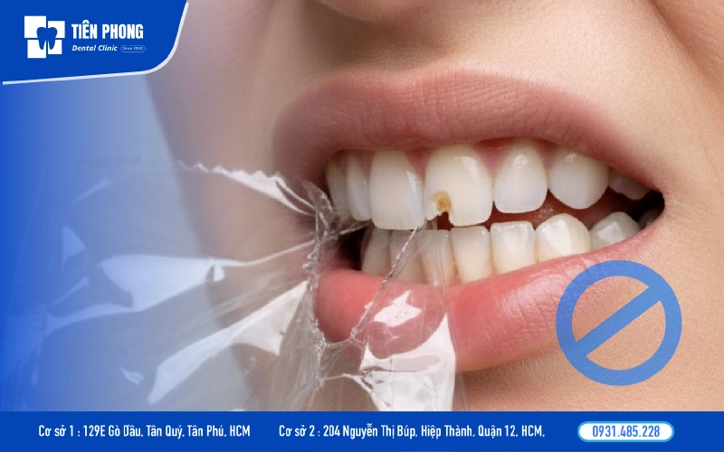 Tuyệt đối không được dùng răng cắn xé bao bì